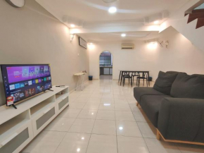 Molek Premium Suite 3R2B at Johor Bahru by Maco Home